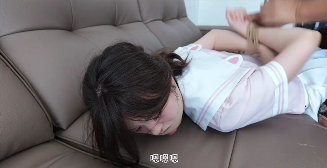 【布狗工作室】定拍转公映 jk厚白丝自缚 丝袜勒腿 湿身 【布狗工作室】定拍转公映 jk厚白丝自缚 丝袜勒腿 湿身