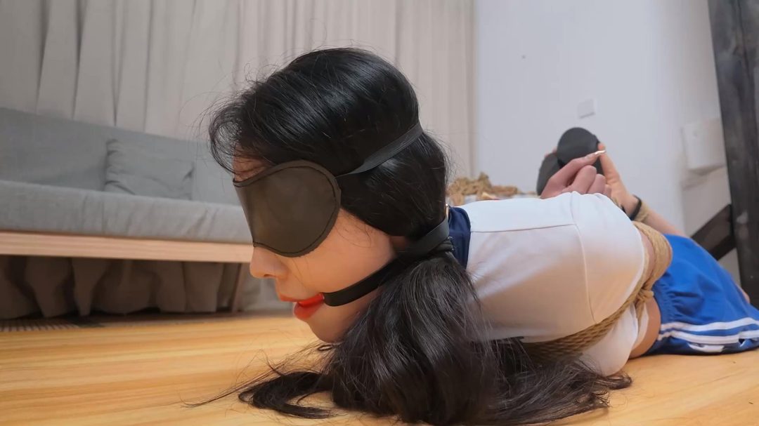 【紧缚实验室】【第八期】】【雅熙】性感女神雅熙 蒙眼堵嘴 驷马伏地剧烈挣扎！-1