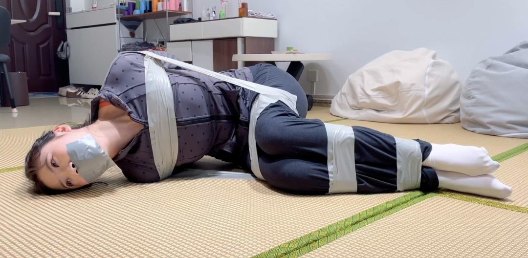 【缚艺录】【小樱】白袜驷马胶带捆绑+严实的封嘴-4
