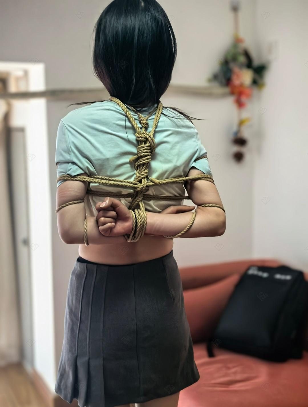 女大学生首次体验绳缚-8