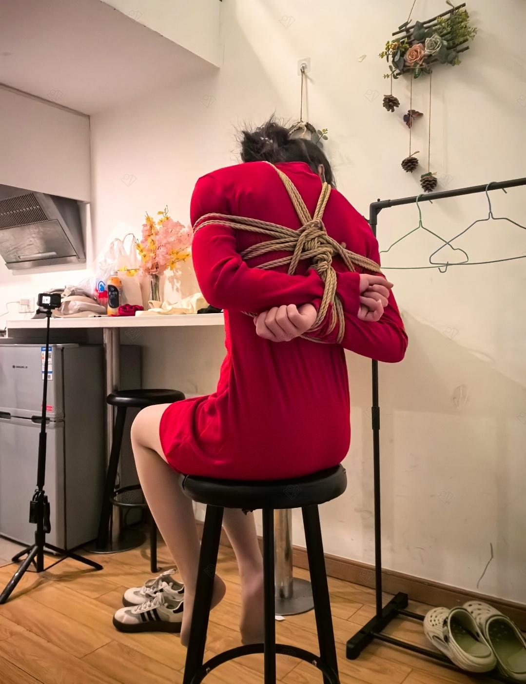 新模娇娇初次体验了绳缚-9