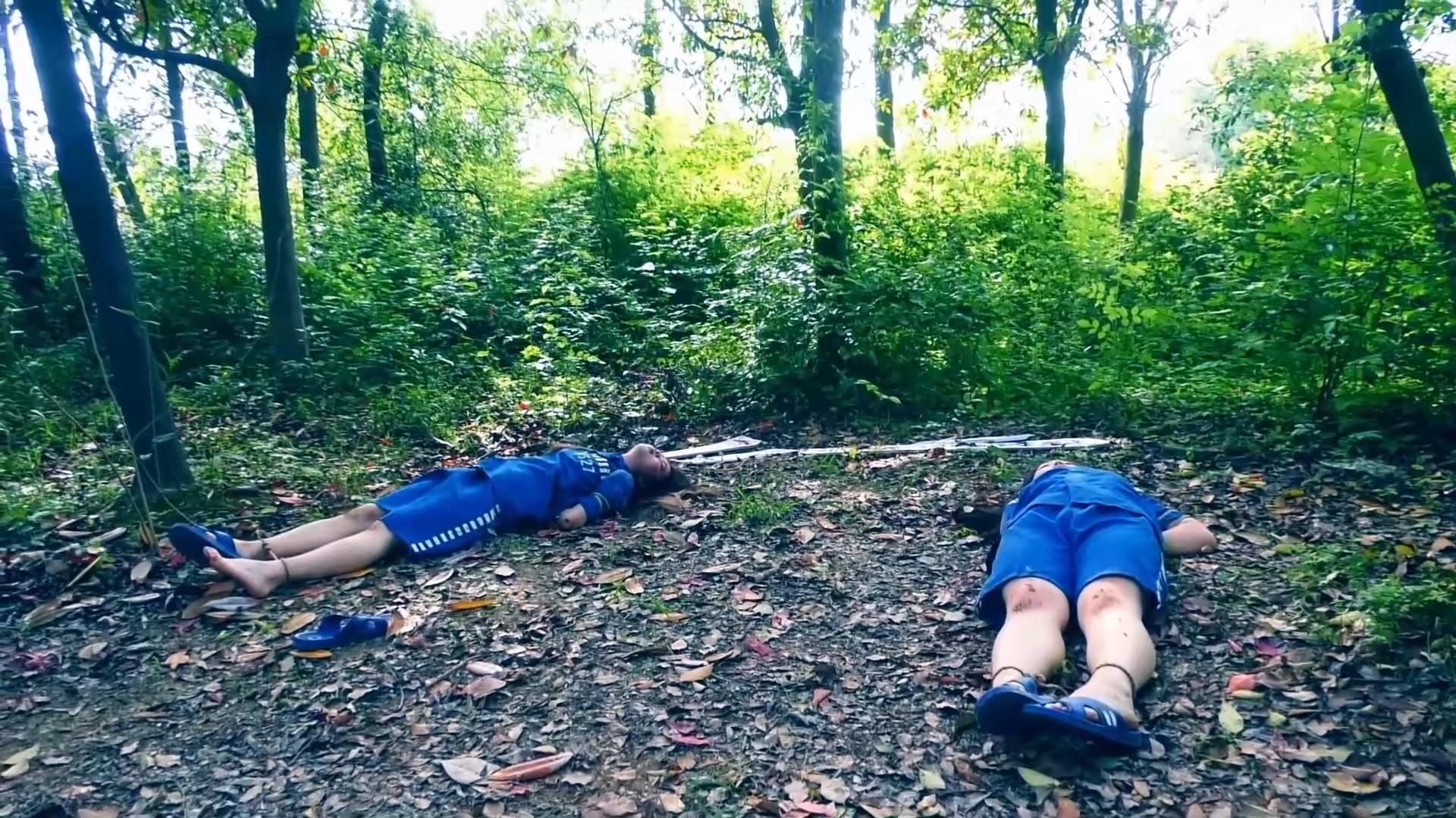 定拍转公映《毒网之下，无归之路》 女贩夏晚被捕后在弟弟的劝说下将女枭李娜缉捕归案后两人被判死刑野外执行枪决-9