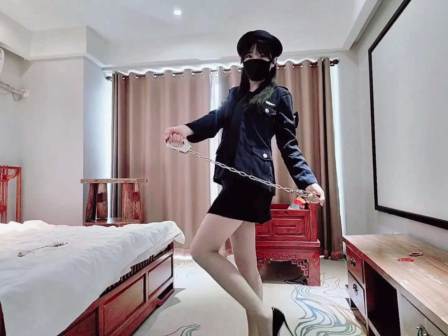 被坏人俘虏RL的可爱女搜查官，可爱的小面包J服带镣展示，屈辱RL-6