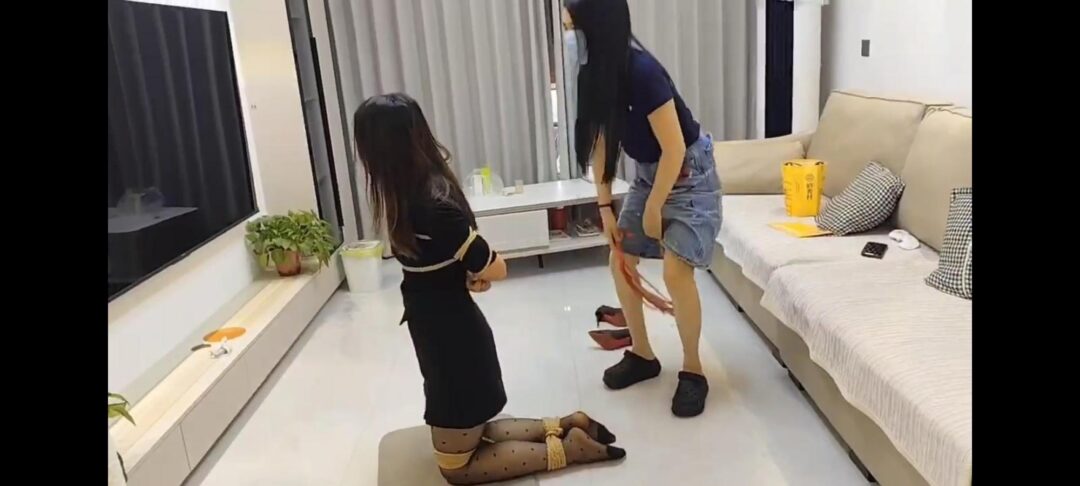 闺蜜之间的秘密游戏-4