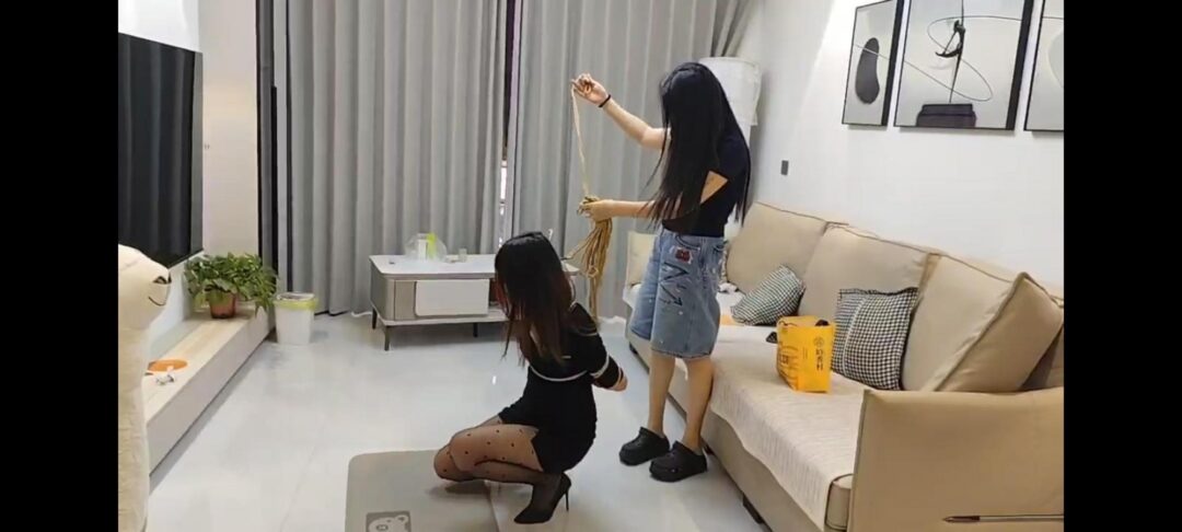闺蜜之间的秘密游戏-3