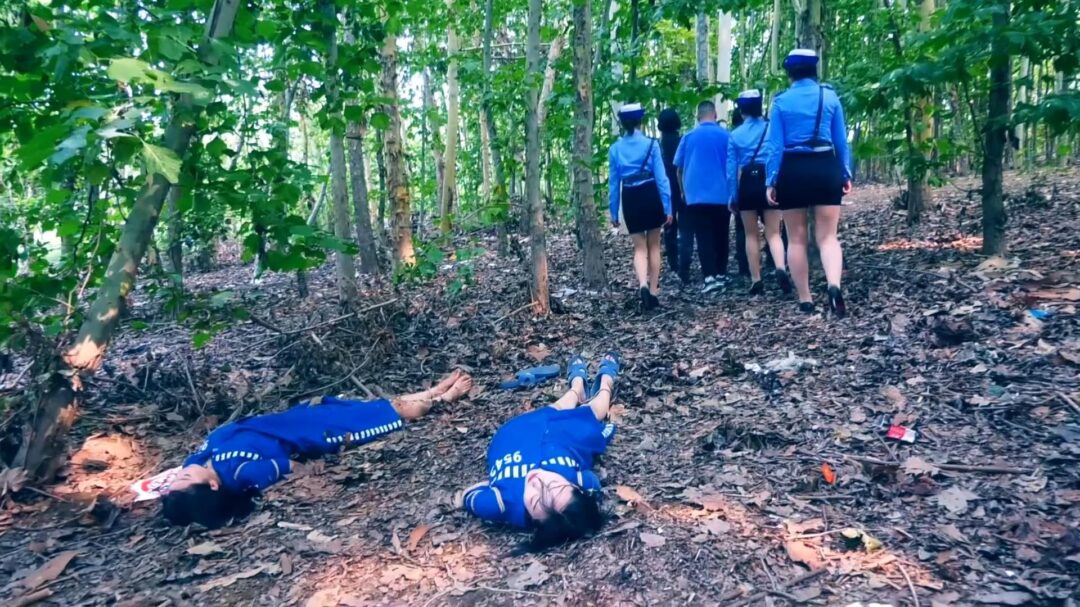 定拍转公映《毒蝎林潇琦末日》 第四集 毒蝎林潇琦和同伙被判死刑立即执行砸死镣五花大绑押赴刑场执行枪决-12