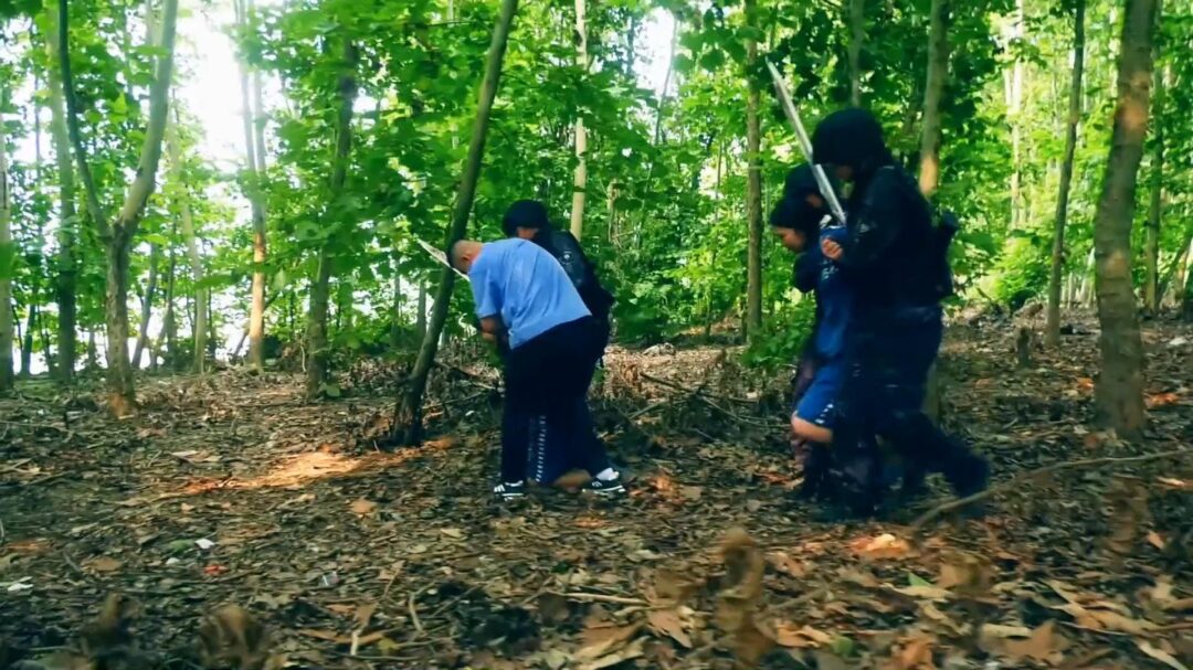 定拍转公映《毒蝎林潇琦末日》 第四集 毒蝎林潇琦和同伙被判死刑立即执行砸死镣五花大绑押赴刑场执行枪决-9