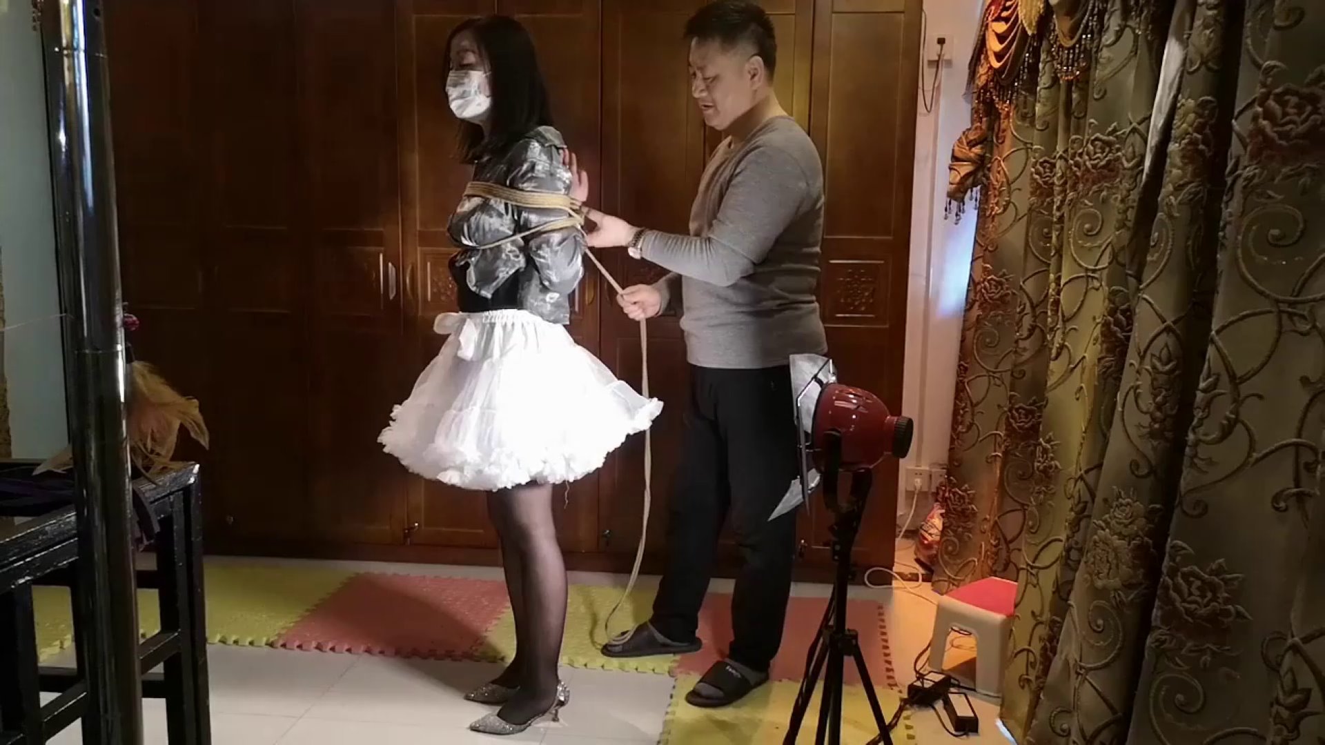 新晋98界女模实录，天生可后手观音，耐力承受力很有潜质-7