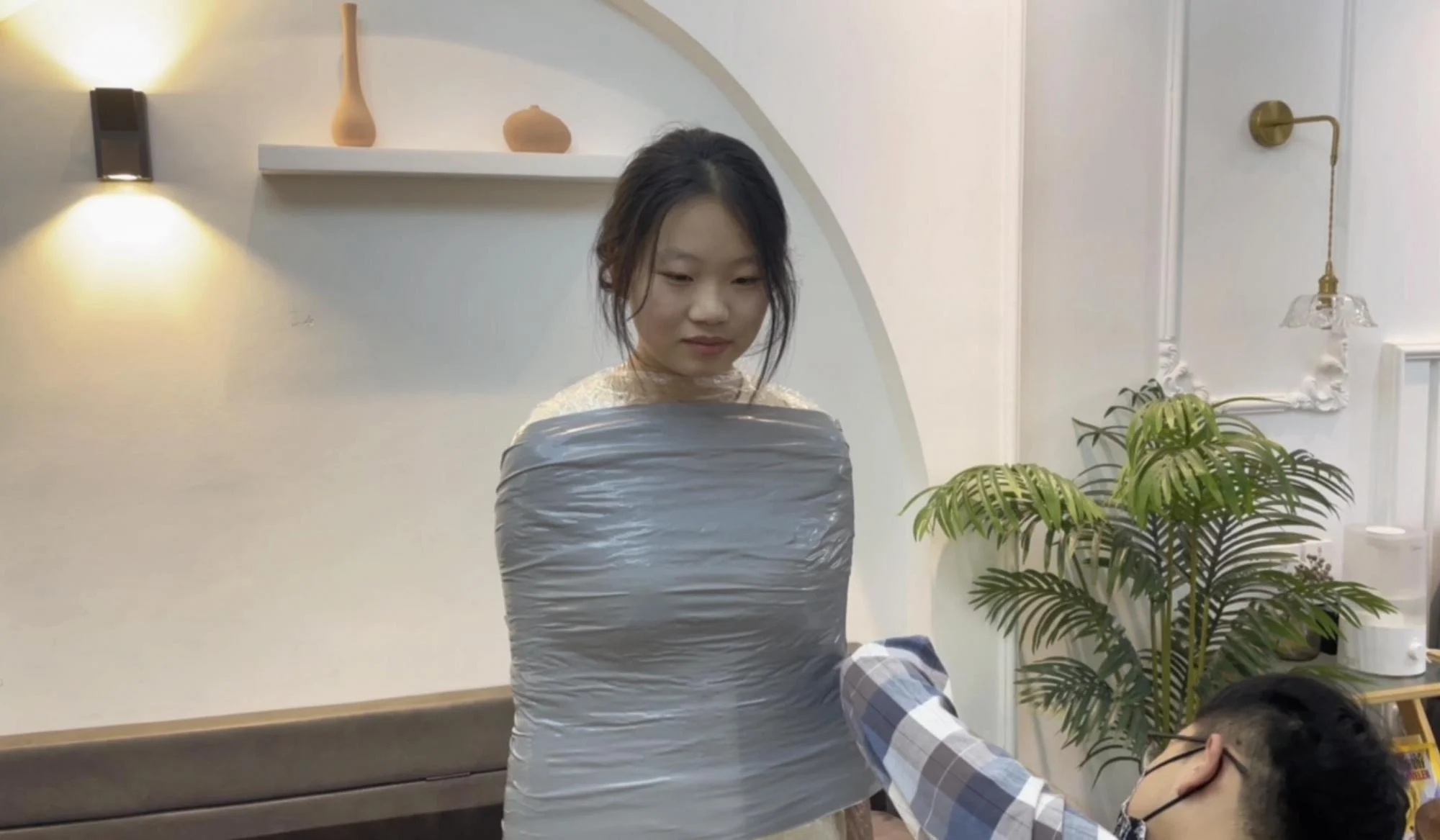 【小R】最近胶带买多了,该怎么办,那就木乃伊,封嘴挣扎一会儿,不够?那就再把眼睛-3 【小R】最近胶带买多了,该怎么办,那就木乃伊,封嘴挣扎一会儿,不够?那就再把眼睛-3