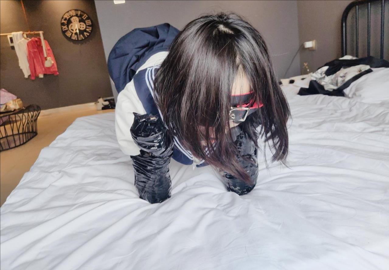 白幼瘦萝莉胶带人犬畜化体验-绝对羞耻+颜面破坏-2