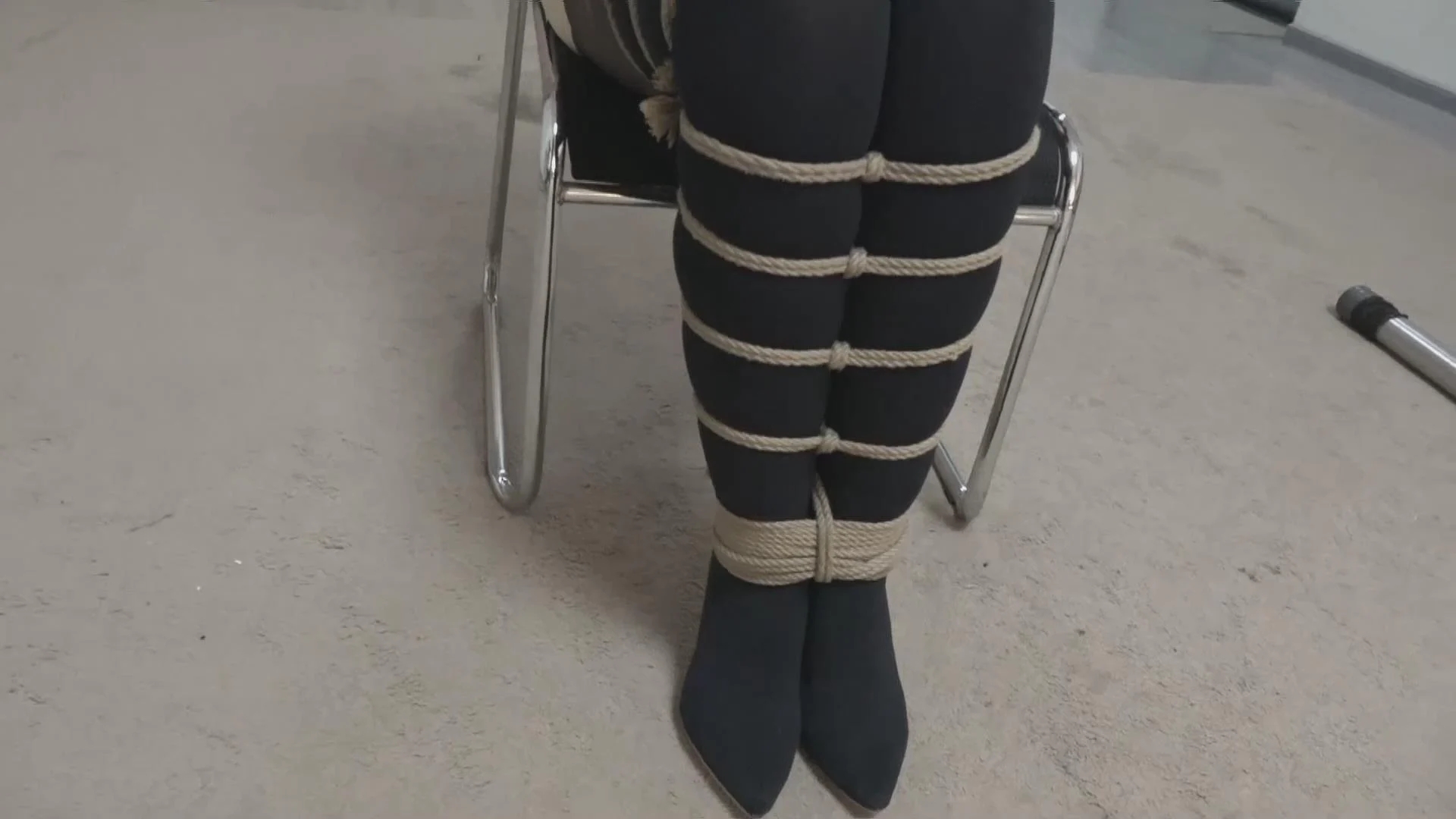 猎美陷阱·馨菲大小姐的限时逃生游戏-7