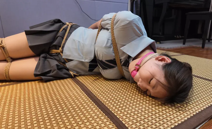 被发现自缚的秘密-1