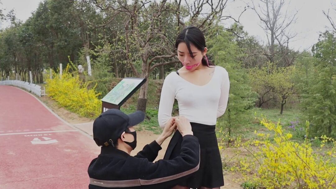 杨若琳公园挑战真人秀节目-4