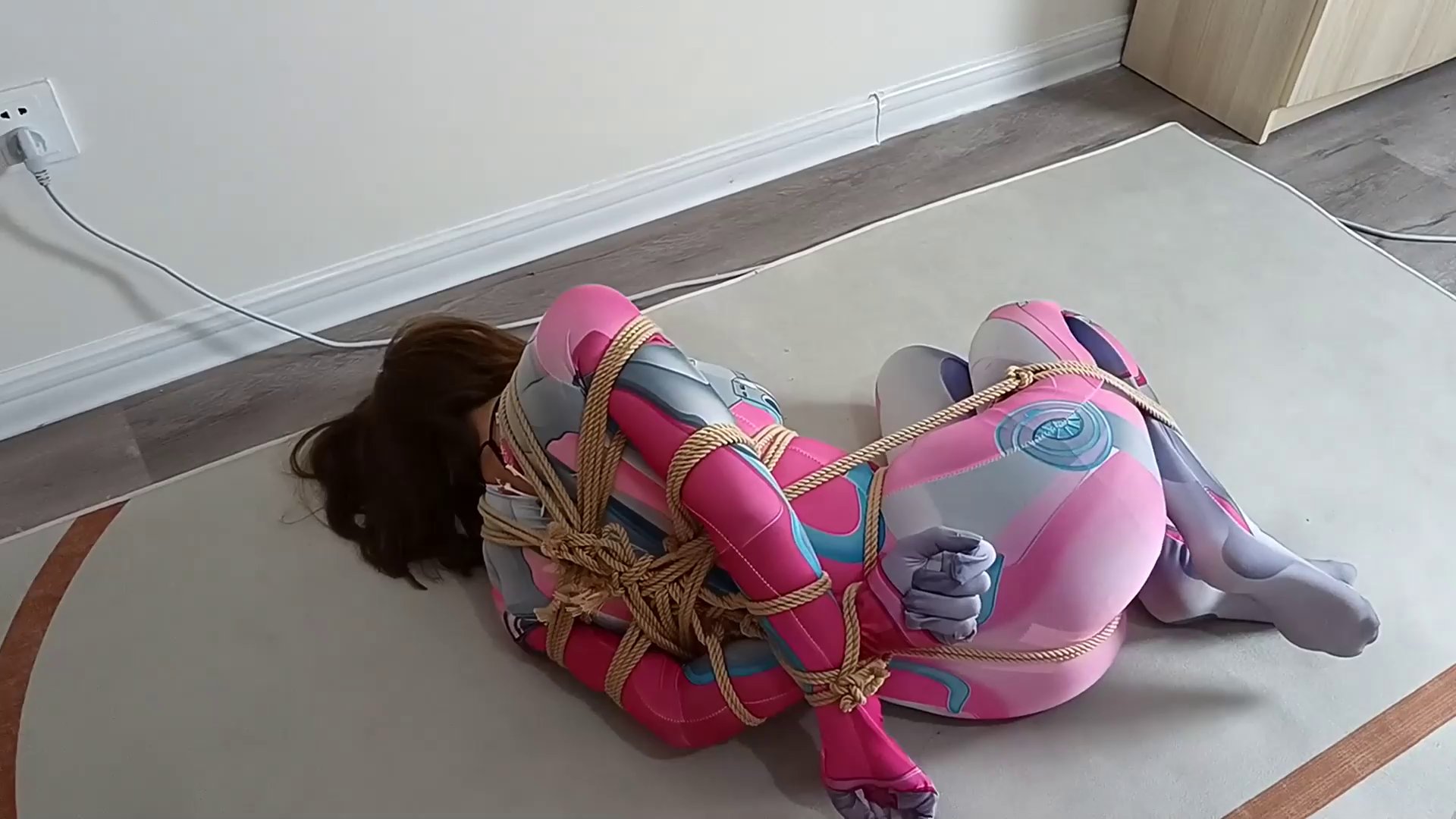 妞妞COS火箭少女连体胶衣第二季-4