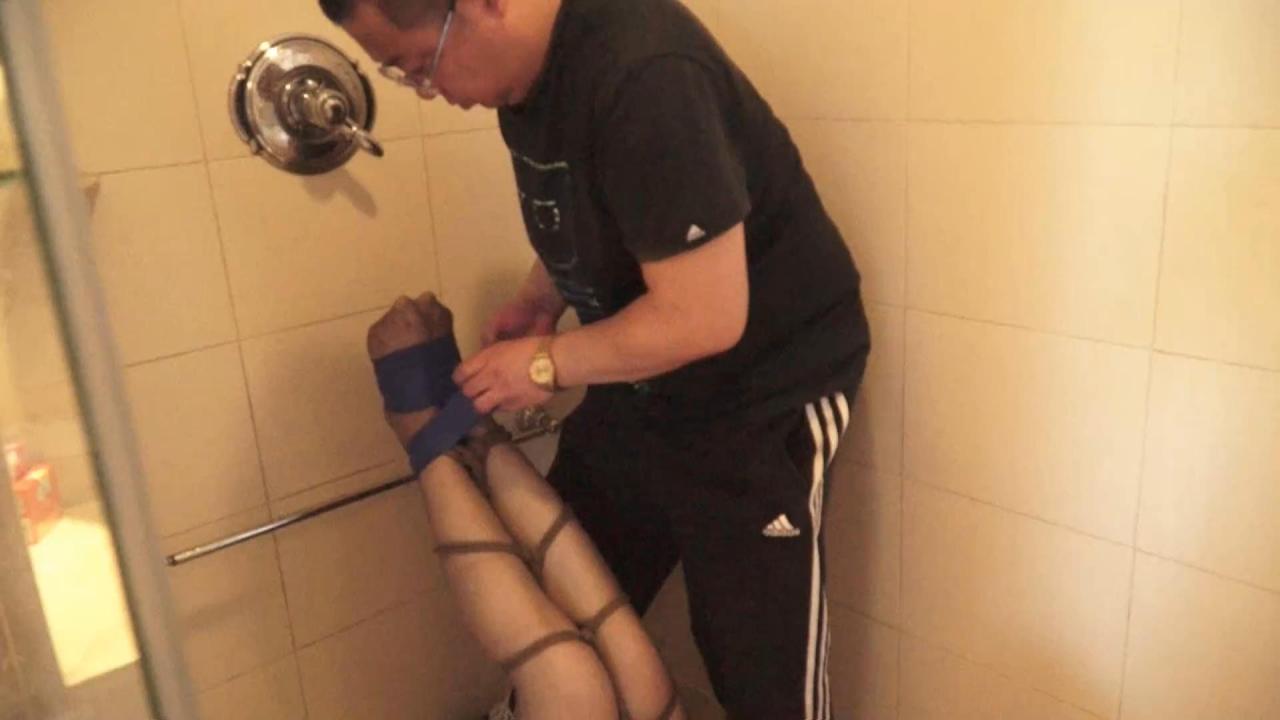逍遥订制《老板的替罪羊》上 秘书吴晗被囚禁在浴室，湿身诱惑。-6
