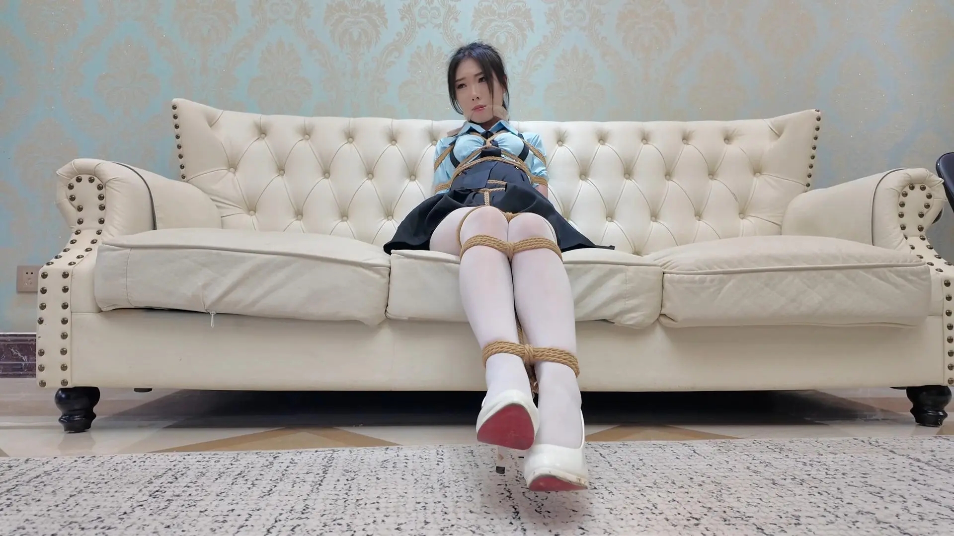 完蛋！我把美女捆绑了？——面试现场！笼子暗藏小美女？-5