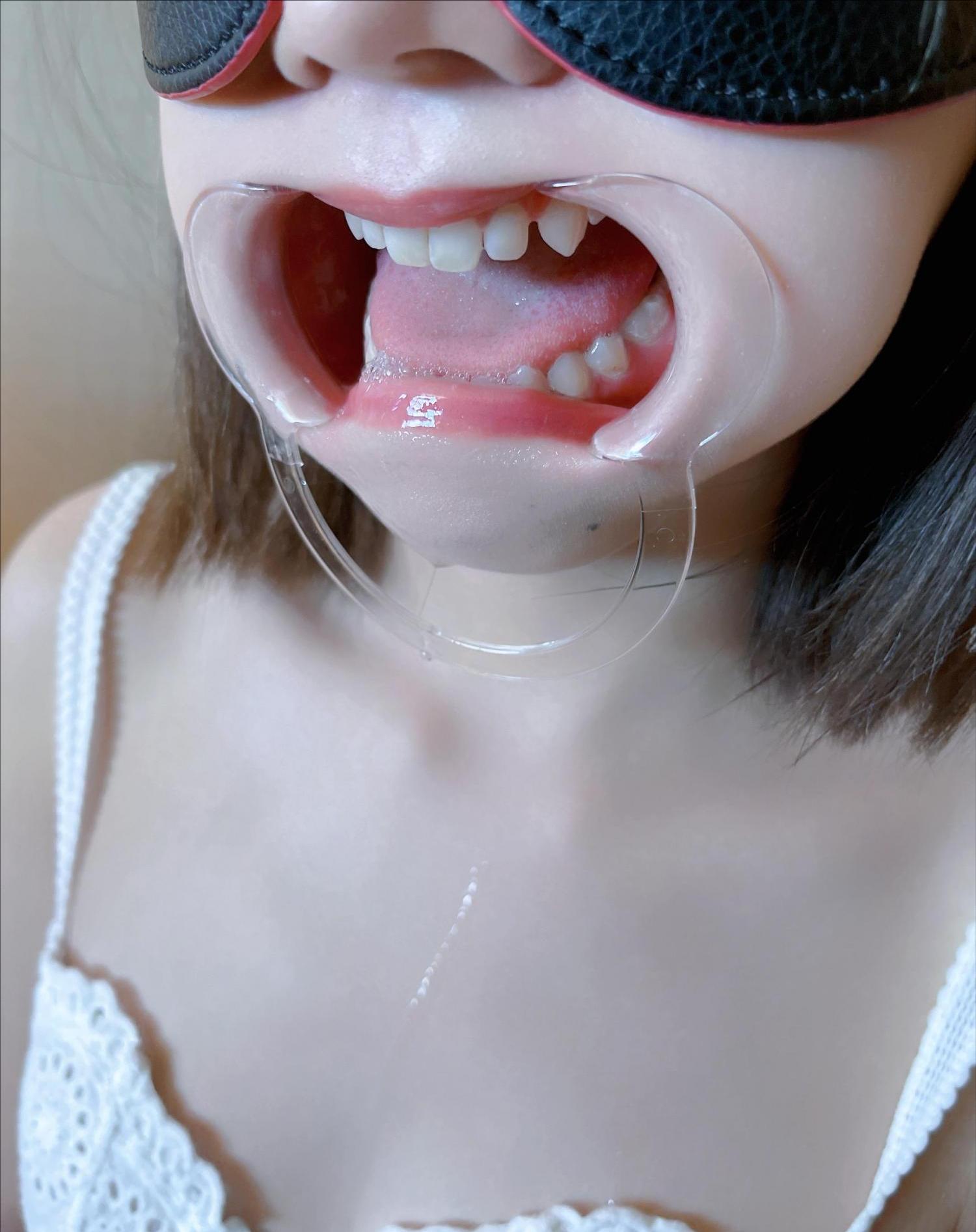 虐嘴/小腹专场~茶茶白色内衣扩口器玩弄play,被迫展示完美肉体,口水直流、任人把玩~颜面破坏扩口器吃香蕉-3 虐嘴/小腹专场~茶茶白色内衣扩口器玩弄play,被迫展示完美肉体,口水直流、任人把玩~颜面破坏扩口器吃香蕉-3