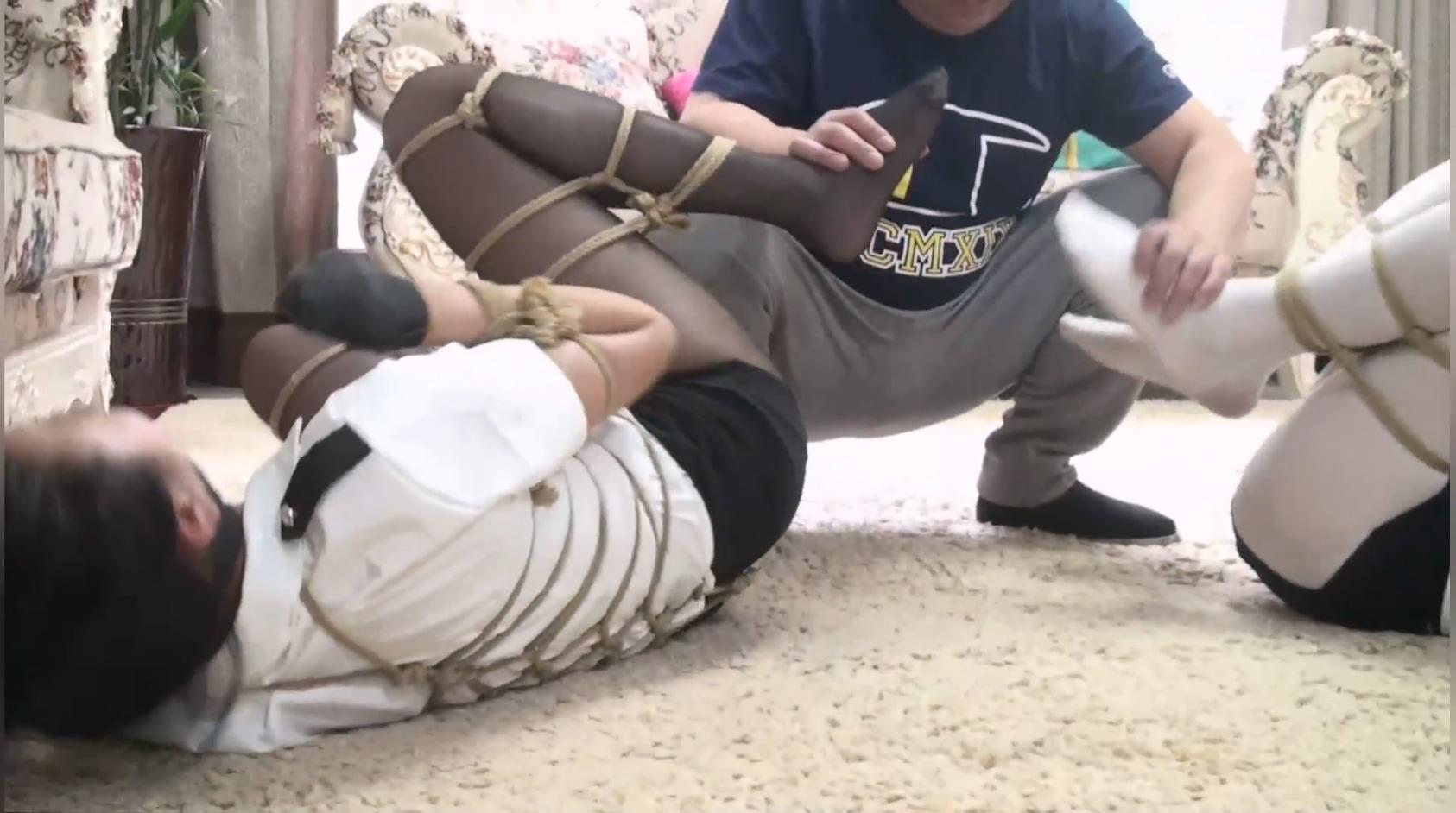 king定拍《性感诱惑犬缚合集》4位美女的犬缚合集-7