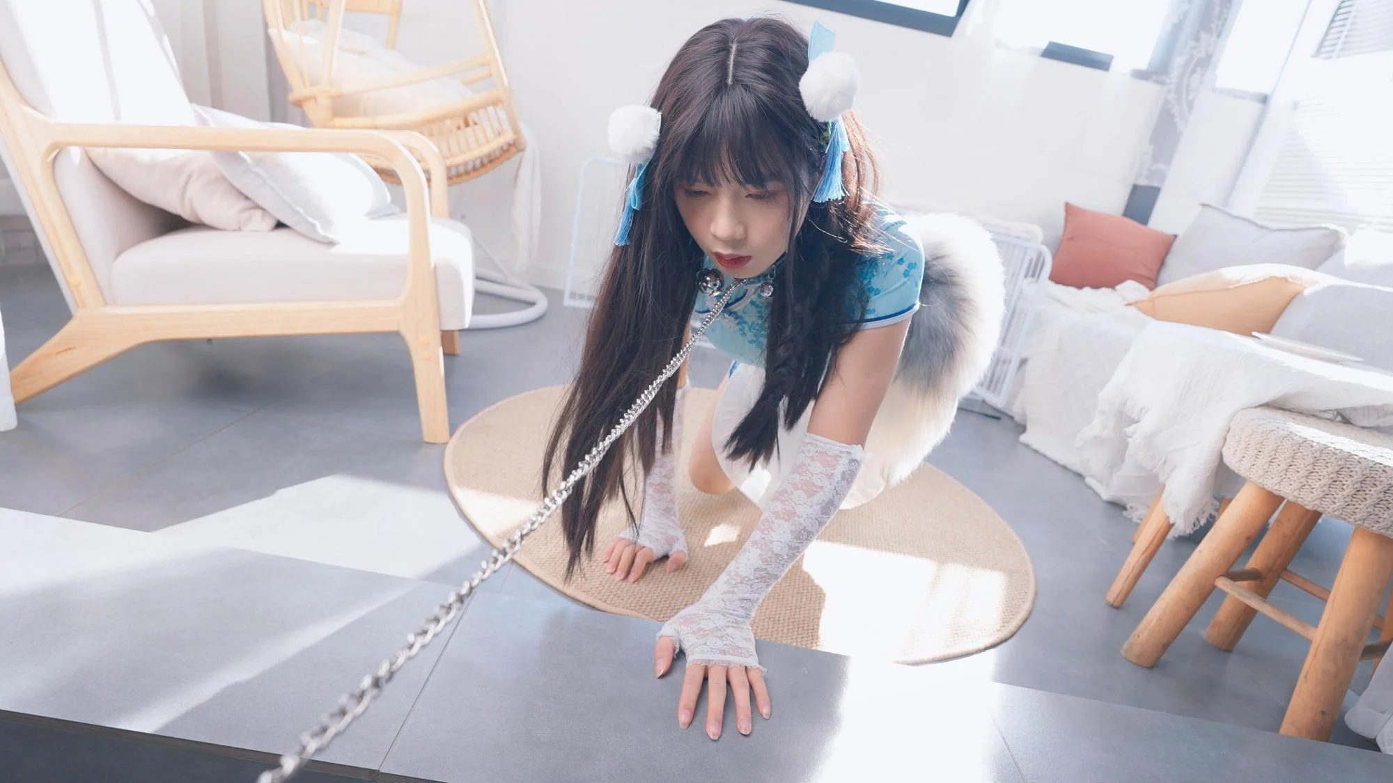 《沦为狗奴的小叶》1至5全集OL娇美男娘小叶，女装取个外卖，门没关紧，被小哥入室，遭遇捂晕捆绑，下面被小哥塞上跳弹玩弄，开关一开，小叶-10