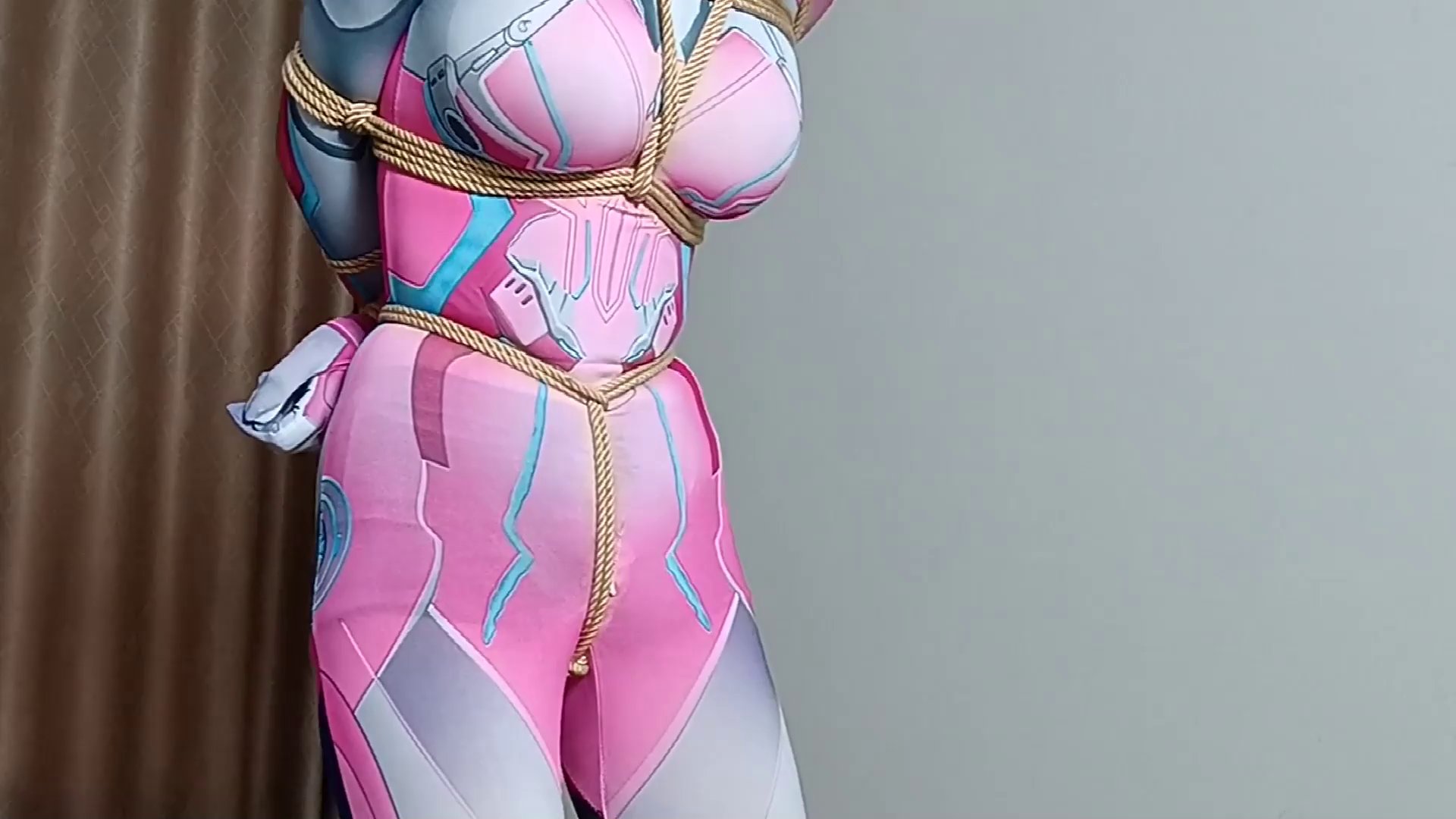 妞妞COS火箭少女连体胶衣第一季-8