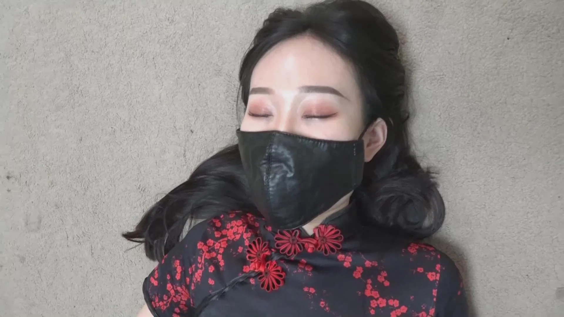 猎美陷阱·轻敌被俘的馨菲大小姐-6