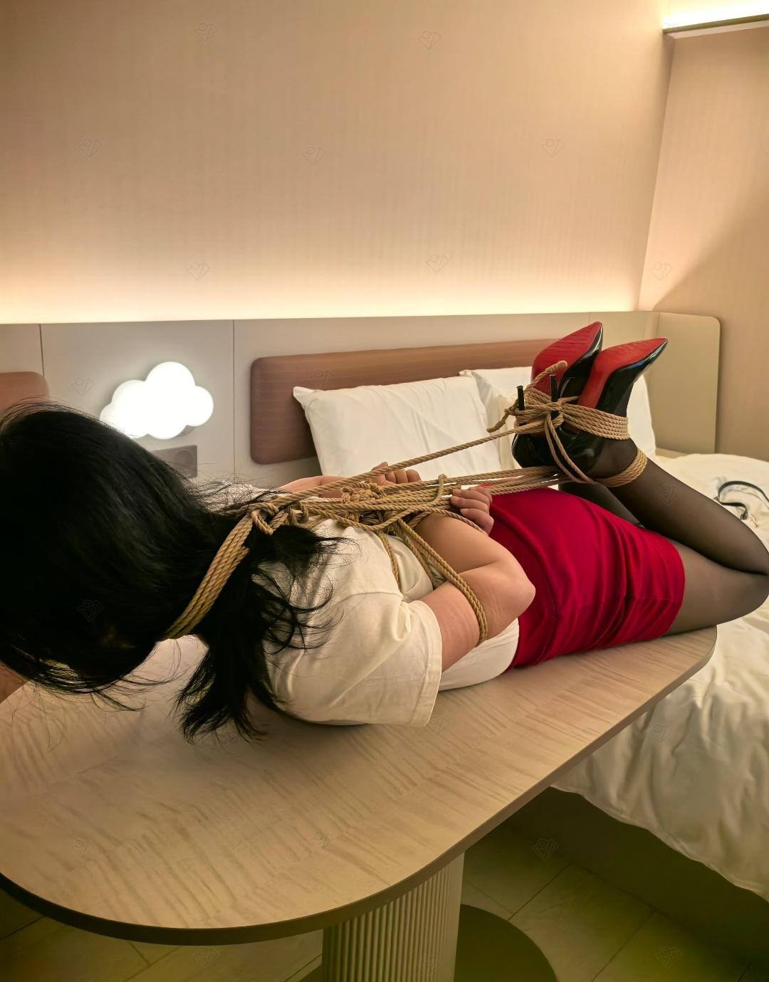 定拍转公映—曼曼的脚连接脖子的极限勒脖驷马-2