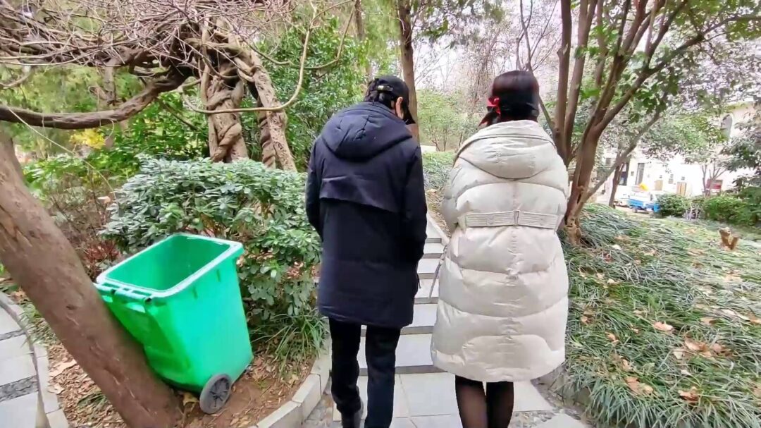 小花影蒙眼逛公园-3