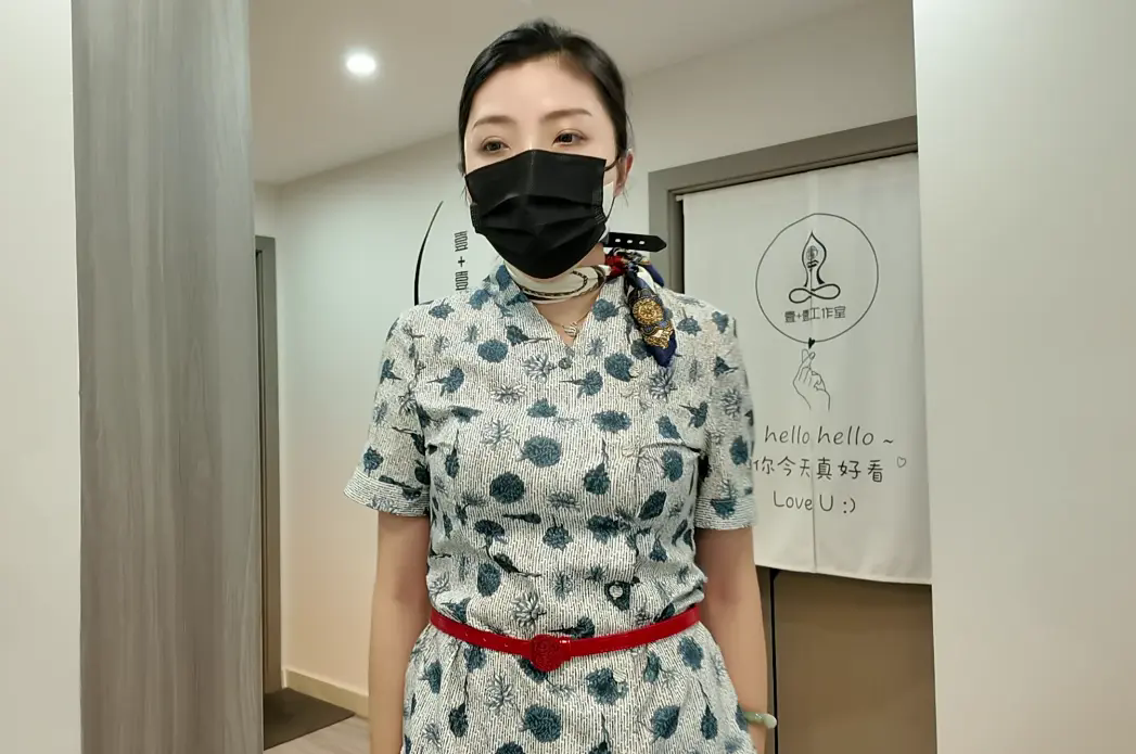 随心原创 空姐的债务危机 没钱还账被债主玩弄 最后装箱带走-5