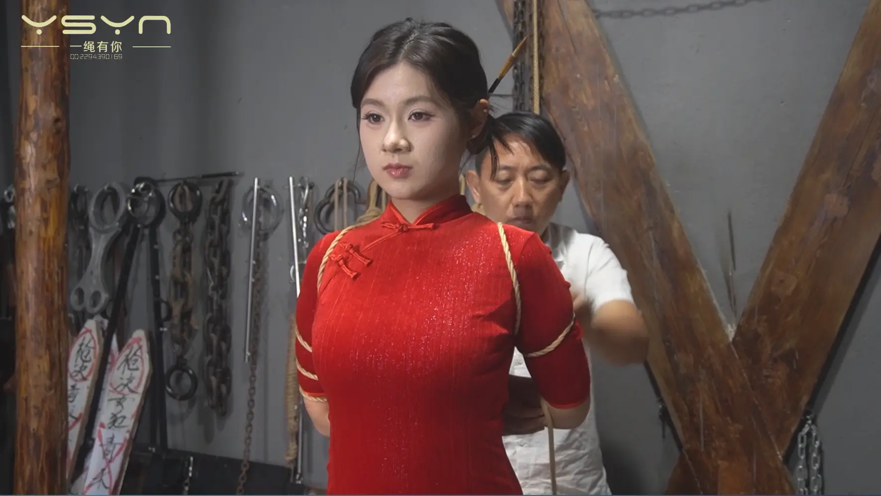 【二进宫体验】高颜值美女李慕瑶第二次没有告诉闺蜜偷偷地来体验金属和绳子的快乐和结束后的感言-3