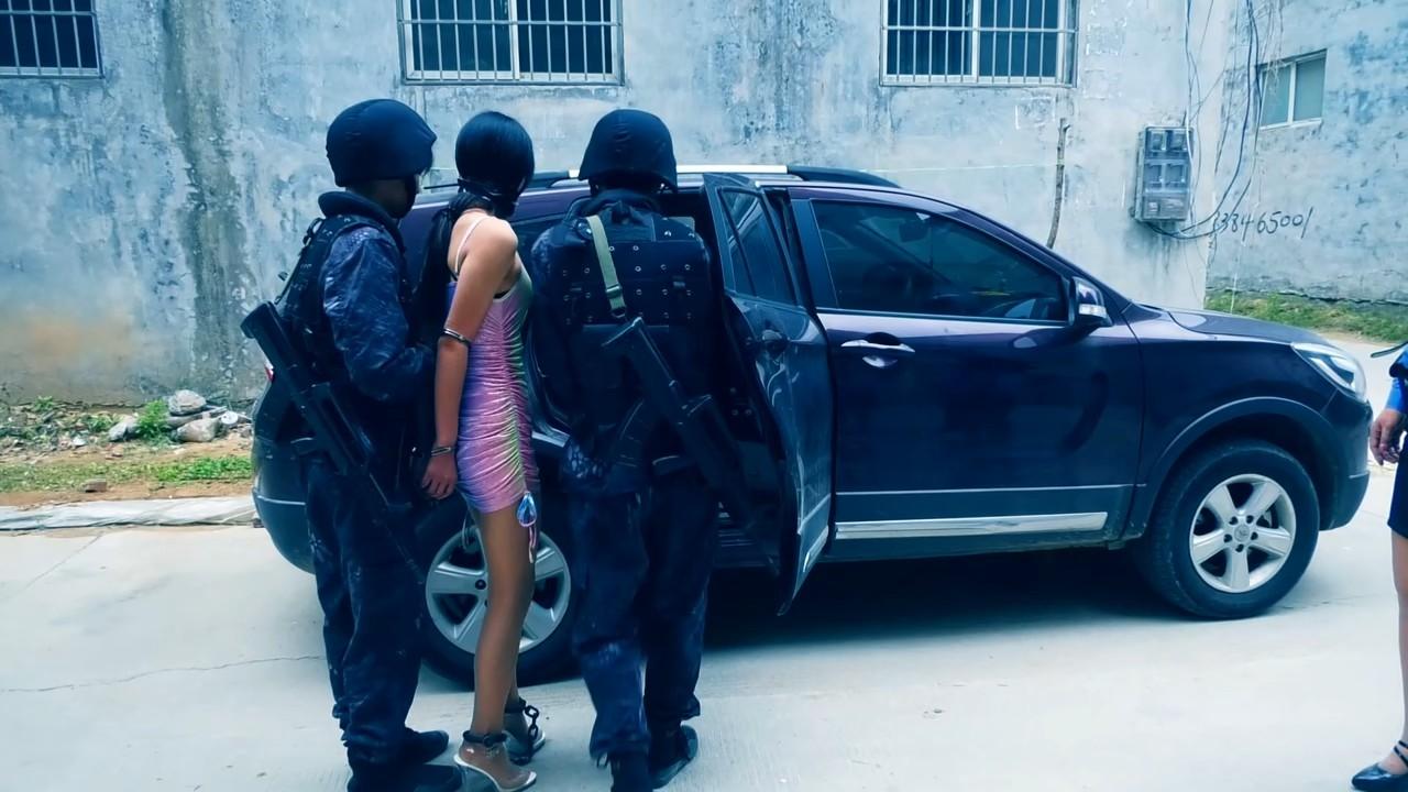 定拍转公映《秘密押送》第四集 为了突破两姐妹的口供对她们堵嘴驷马捆绑惩戒-9