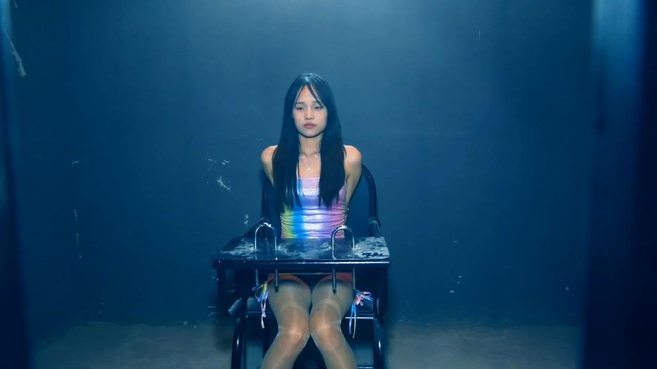定拍转公映《秘密押送》第四集 为了突破两姐妹的口供对她们堵嘴驷马捆绑惩戒-3
