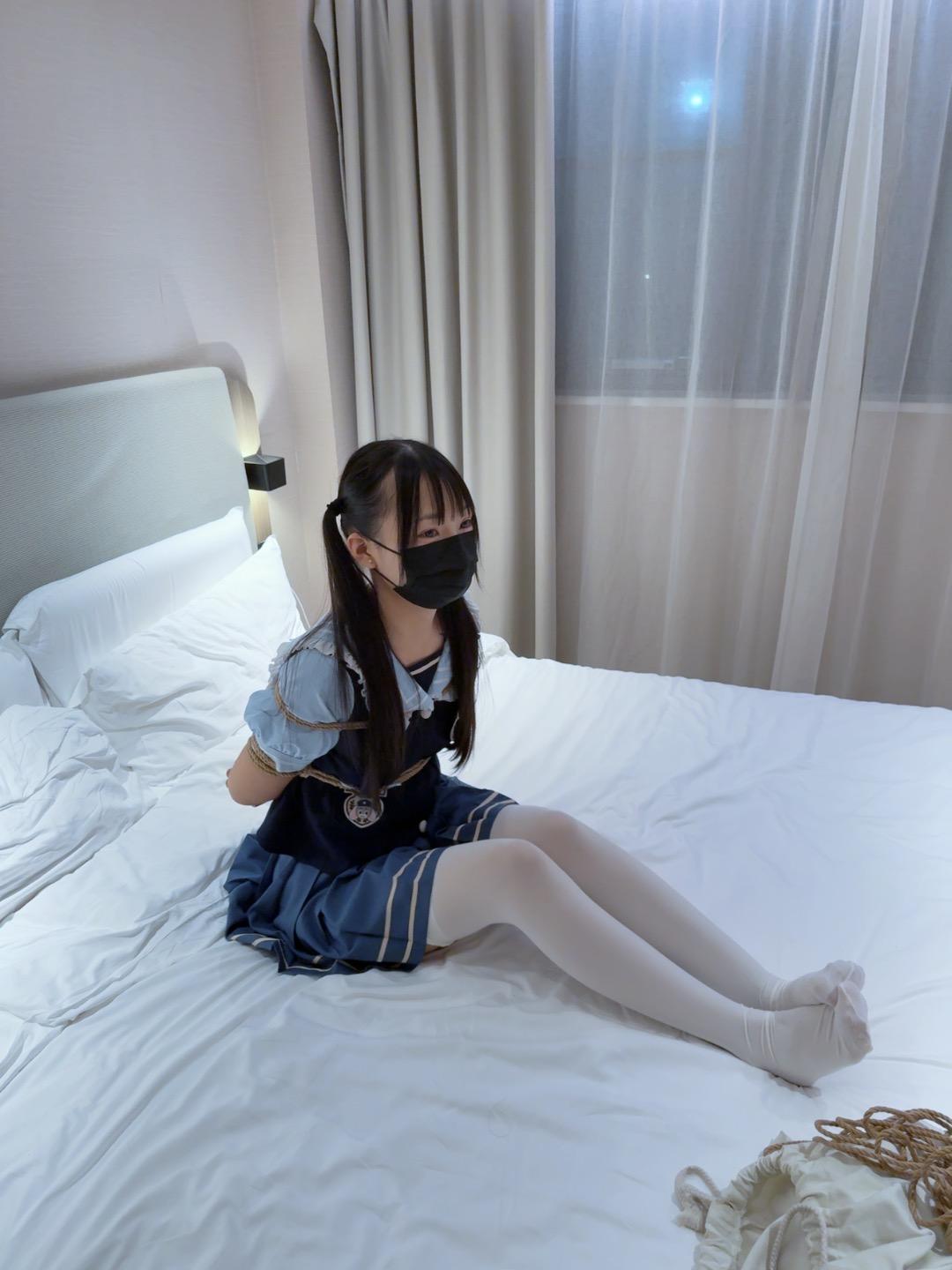 【咕咕】萝莉软妹真实约驷马TK约挠痒记录 超绝白丝足底、单机位多角度 远景近景特写-2