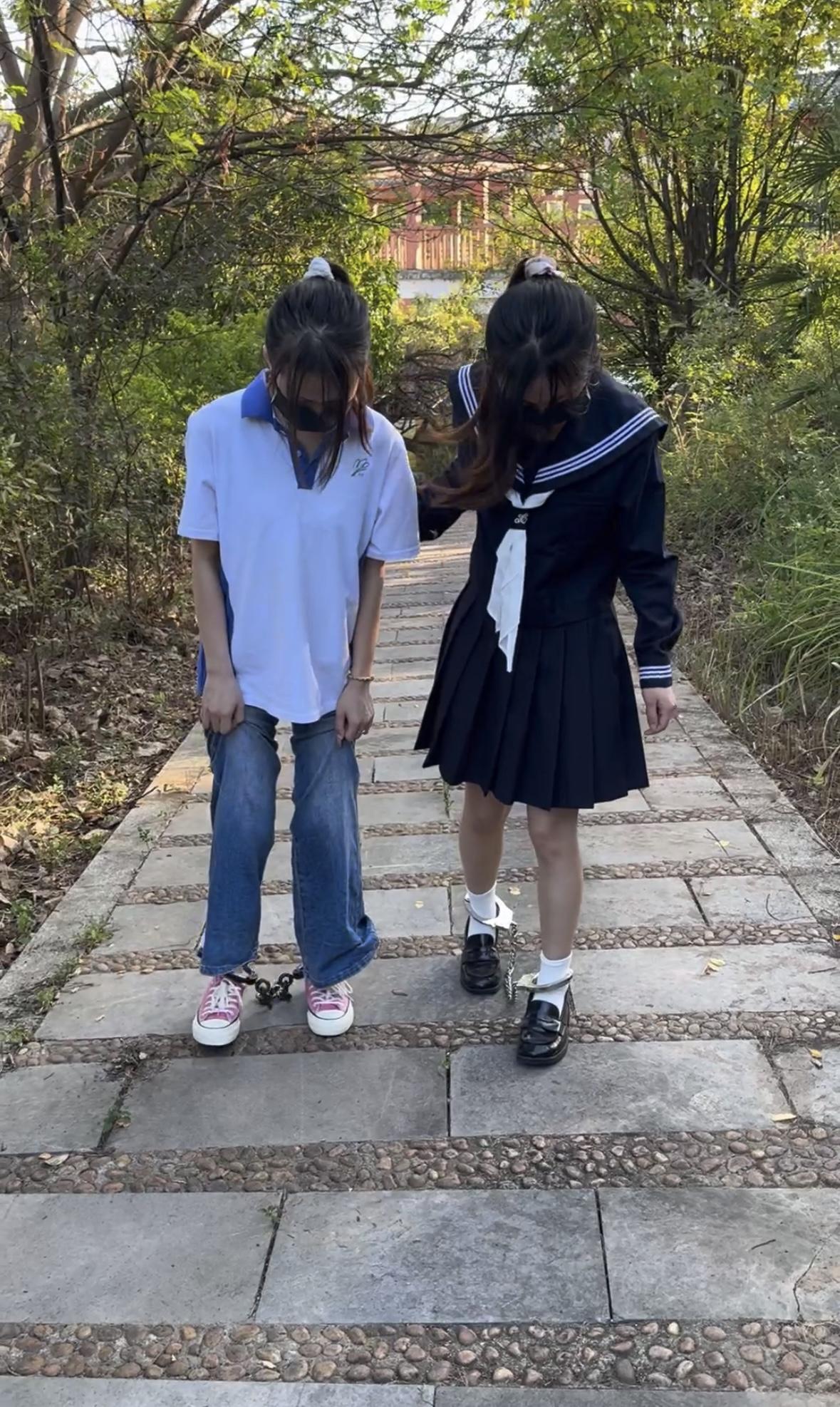 两个女高的镣铐互调-校服和JK女孩的脚镣日记-3