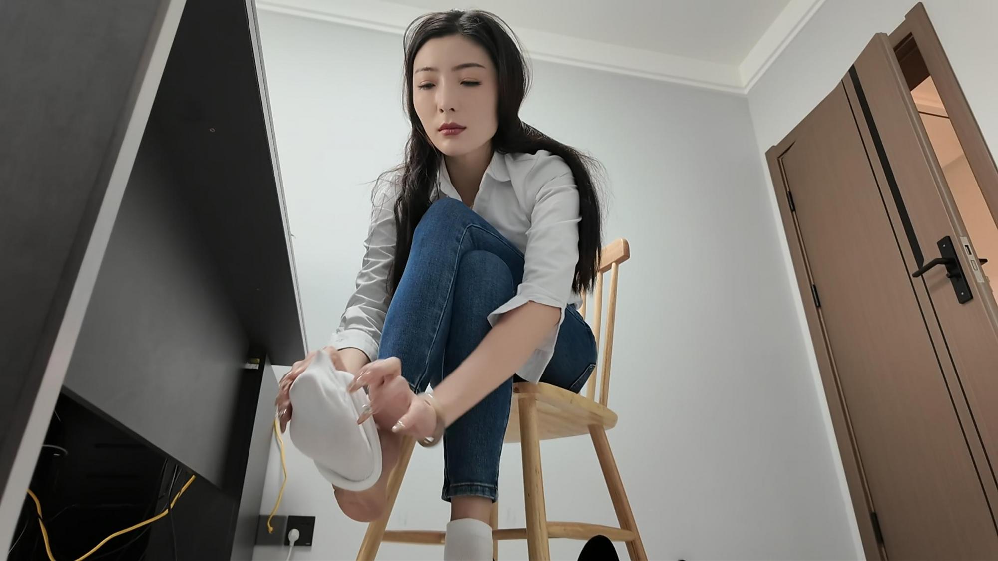 爱穿白袜的美丽少妇嫂子-3