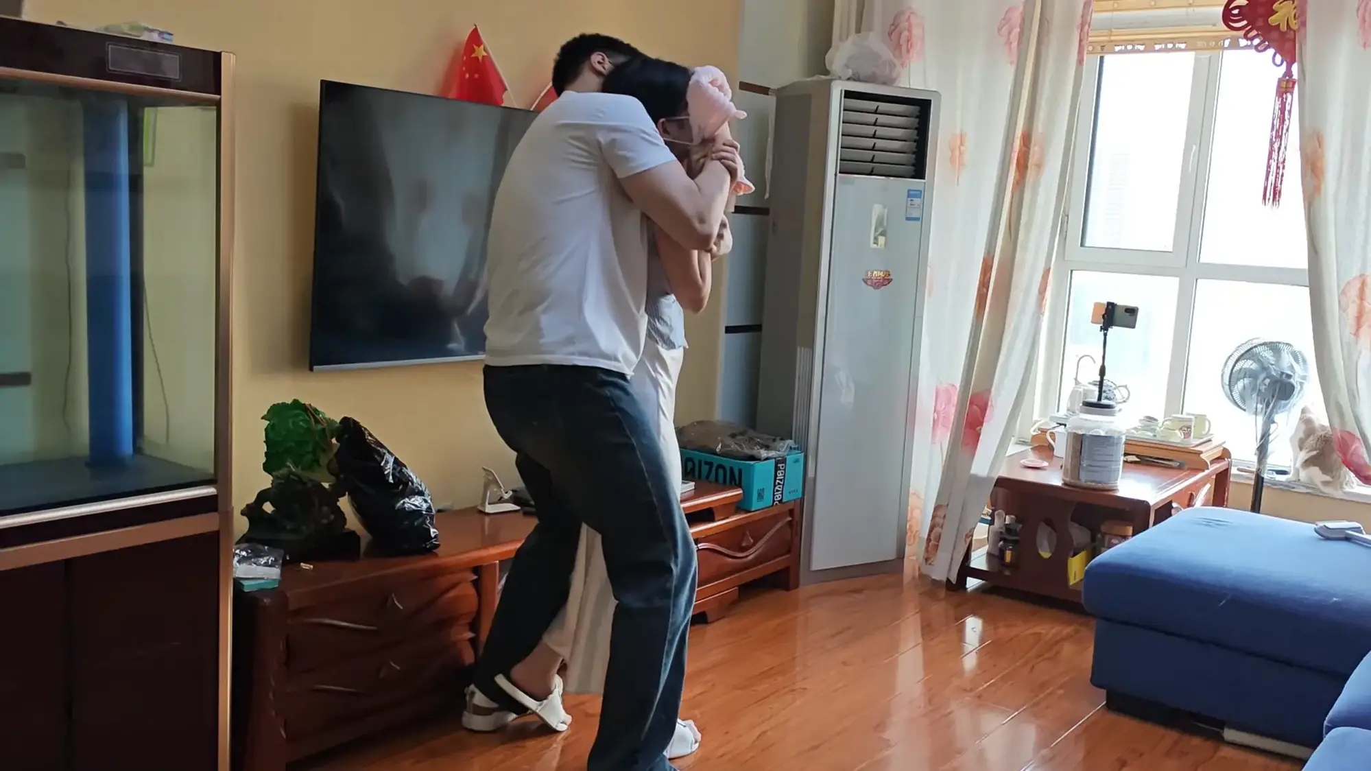 独居女孩被入室捆绑捂晕 醒来挣脱逃跑又被再次捆绑-8
