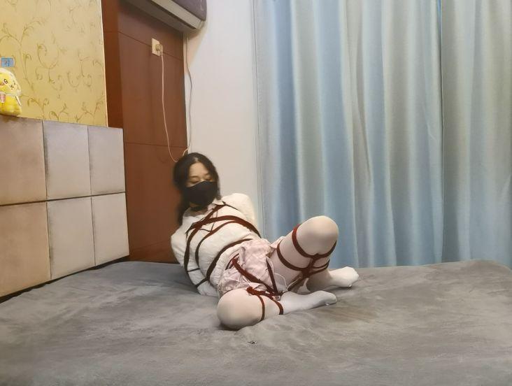把整个手臂固定住的全身傻瓜式直臂自缚教程-4 把整个手臂固定住的全身傻瓜式直臂自缚教程-4