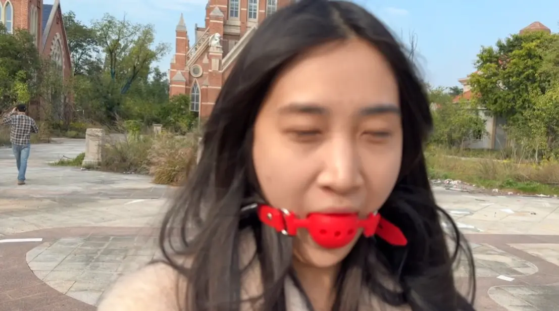 小美女的户外活动-10