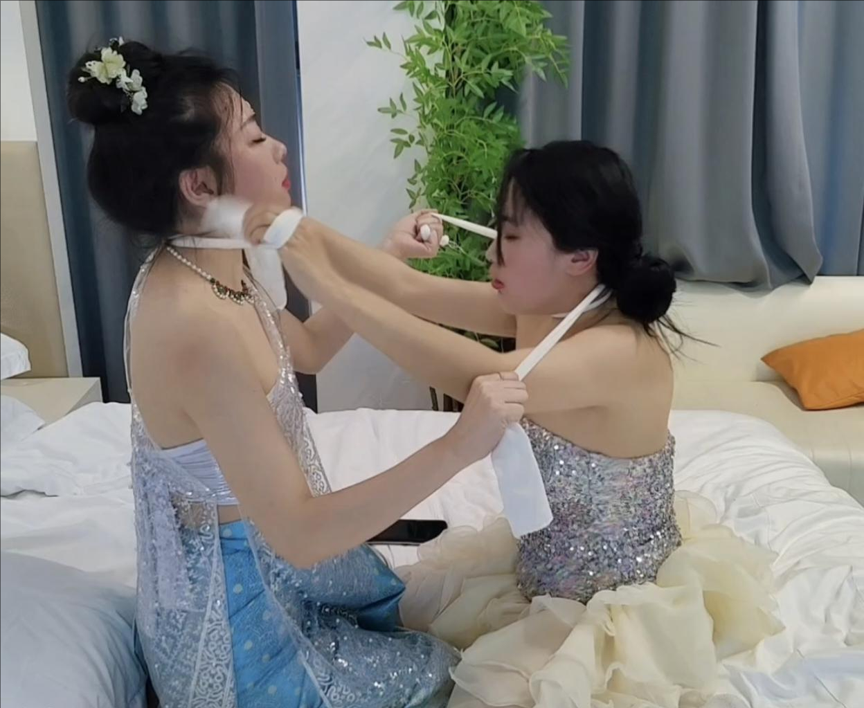 喵酱姐妹互勒，看谁更胜一筹-2