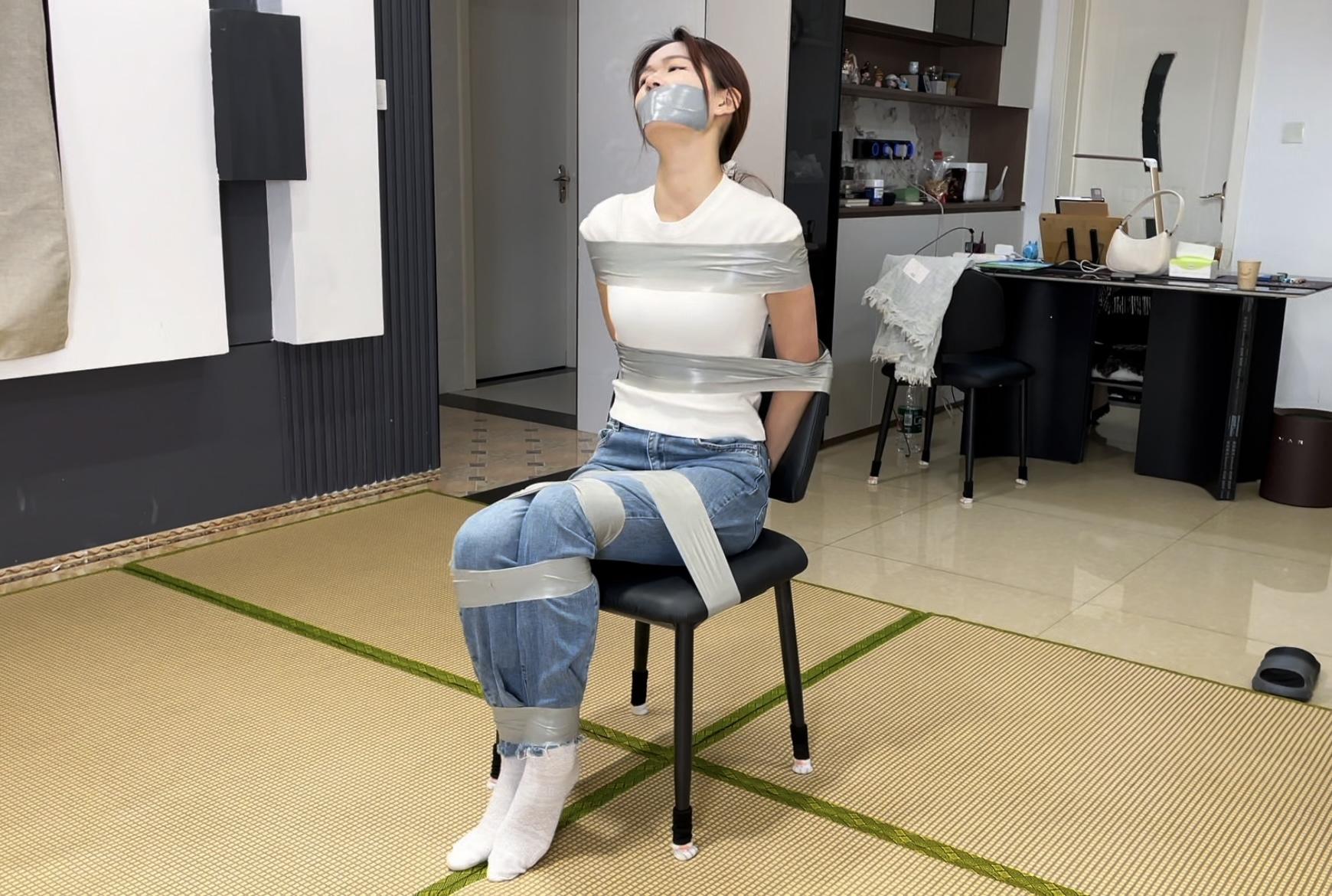 【缚艺录】【小倩】气质新模小倩，嘴型贴胶带很好看，“呜呜呜”很有感觉～-5