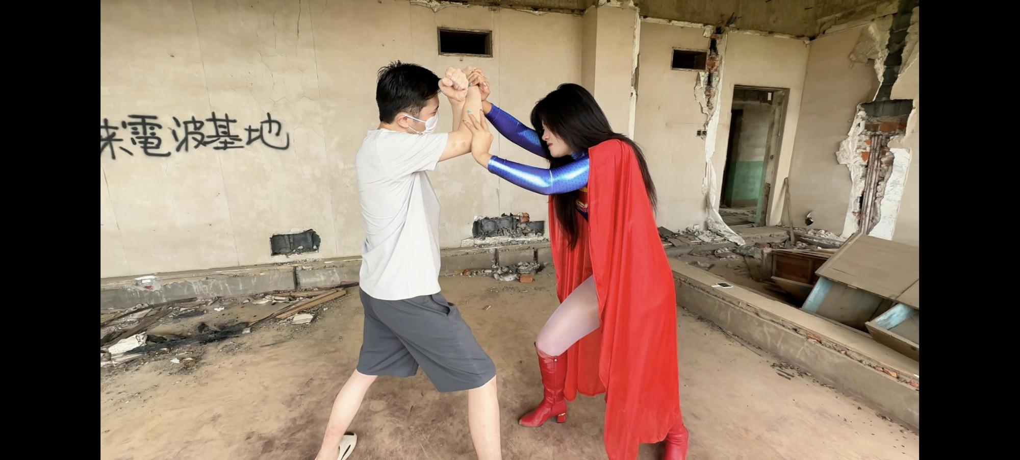 女超人惨遭暗算（暗算结局）-3