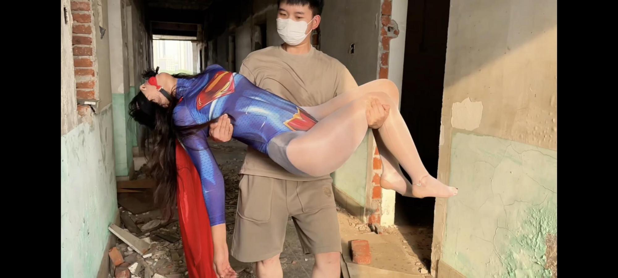 女超人惨遭暗算（暗算结局）-1